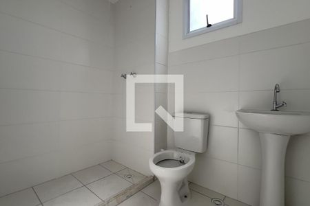 Banheiro da Suíte de apartamento para alugar com 2 quartos, 55m² em Vila das Bandeiras, Guarulhos