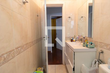 Banheiro de apartamento para alugar com 2 quartos, 64m² em Partenon, Porto Alegre