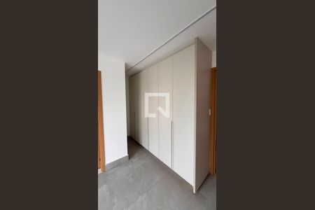 Quarto de apartamento à venda com 2 quartos, 75m² em Setor Bueno, Goiânia