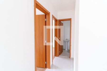 Corredor de apartamento à venda com 2 quartos, 45m² em Guarujá, Porto Alegre