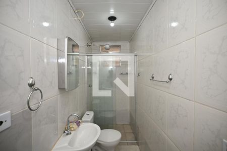 Banheiro de casa para alugar com 1 quarto, 30m² em Jardim Maria Rosa, Taboão da Serra