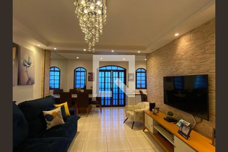 Sala de casa à venda com 2 quartos, 125m² em Veloso, Osasco