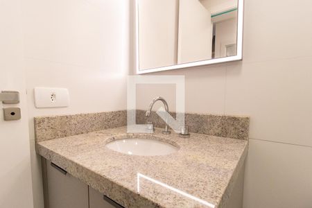 Banheiro Social de apartamento à venda com 2 quartos, 50m² em Campina do Siqueira, Curitiba