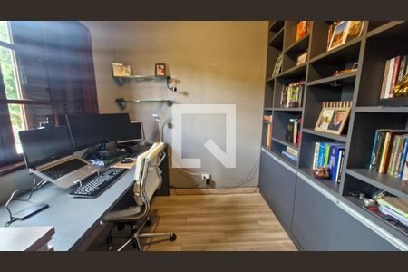 Casa à venda com 3 quartos, 171m² em Jardim Cruzeiro, São Paulo