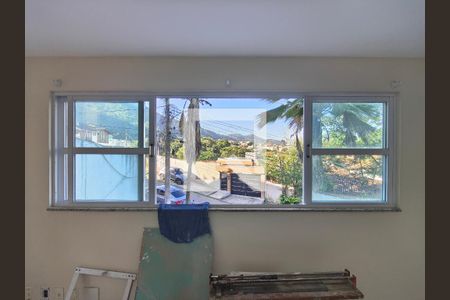 Casa de Condomínio à venda com 3 quartos, 180m² em Taquara, Rio de Janeiro