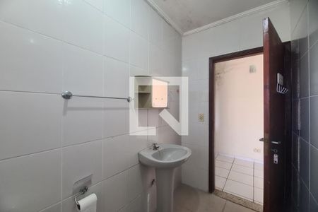 Banheiro de casa para alugar com 1 quarto, 100m² em Jardim Sonia Maria, São Paulo