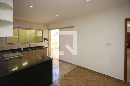 Sala de casa para alugar com 2 quartos, 240m² em Vila Divina Pastora, São Paulo