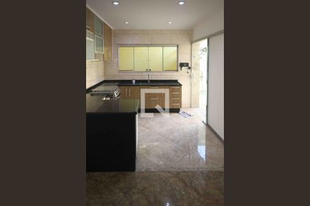 Cozinha de casa para alugar com 2 quartos, 240m² em Vila Divina Pastora, São Paulo