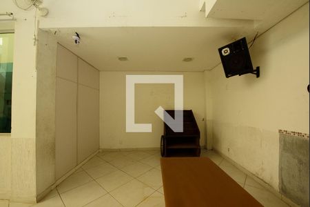 Sala 1 de apartamento para alugar com 1 quarto, 650m² em Jardim Riacho das Pedras, Contagem