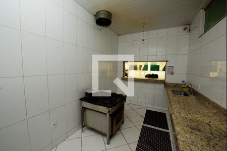 Cozinha de apartamento para alugar com 1 quarto, 650m² em Jardim Riacho das Pedras, Contagem