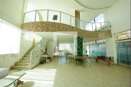 Sala 1 de apartamento para alugar com 1 quarto, 580m² em Jardim Riacho das Pedras, Contagem