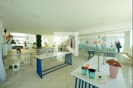 Sala 1 de apartamento para alugar com 1 quarto, 580m² em Jardim Riacho das Pedras, Contagem