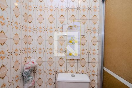 Banheiro de apartamento à venda com 1 quarto, 50m² em Rubem Berta, Porto Alegre