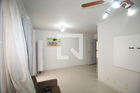 Sala de apartamento para alugar com 2 quartos, 60m² em Humaitá, Porto Alegre