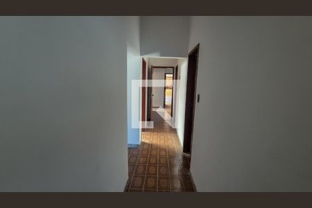 Corredor de casa à venda com 5 quartos, 350m² em Vila da Penha, Rio de Janeiro