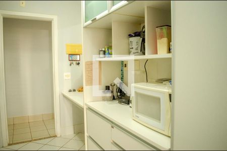 Cozinha de apartamento à venda com 2 quartos, 70m² em Jardim Goiás, Goiânia