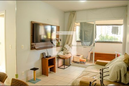 Sala de apartamento à venda com 2 quartos, 70m² em Jardim Goiás, Goiânia