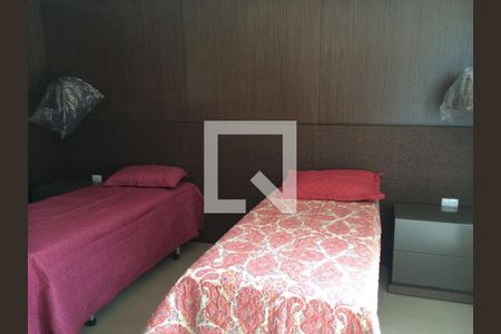 Quarto de casa de condomínio para alugar com 4 quartos, 435m² em Morada da Colina, Uberlândia