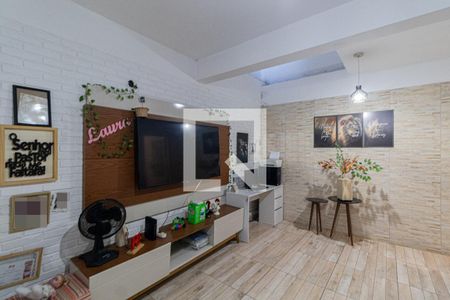 Casa à venda com 3 quartos, 234m² em Vila Londrina, São Paulo