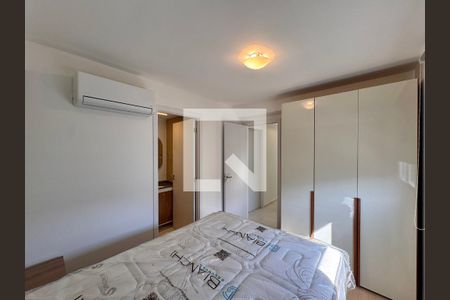 Suíte de apartamento para alugar com 2 quartos, 53m² em Barra Olímpica, Rio de Janeiro
