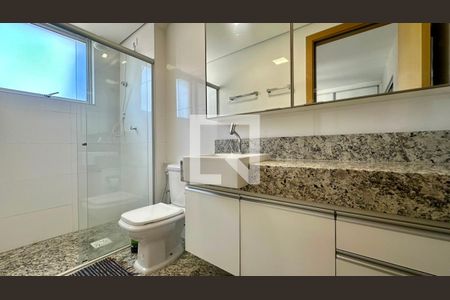 Banheiro  de apartamento à venda com 1 quarto, 57m² em Lourdes, Belo Horizonte