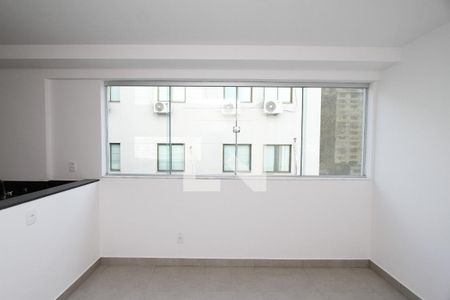 Sala de kitnet/studio à venda com 1 quarto, 43m² em Barro Preto, Belo Horizonte