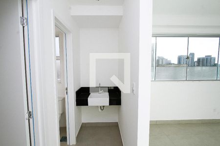 Banheiro de kitnet/studio à venda com 1 quarto, 43m² em Barro Preto, Belo Horizonte