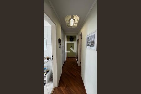 Corredor de apartamento à venda com 3 quartos, 90m² em Pinheirinho, Santo André