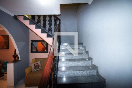 Antessala - Escada de casa à venda com 4 quartos, 150m² em Brás de Pina, Rio de Janeiro