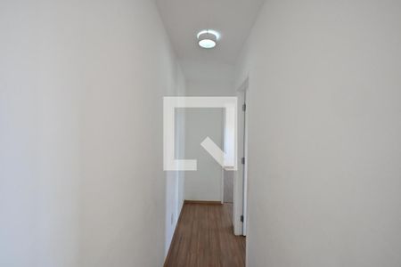 Corredor de apartamento à venda com 2 quartos, 60m² em Jardim Bom Tempo, Taboão da Serra