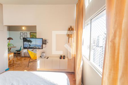 Suíte de apartamento para alugar com 1 quarto, 59m² em Funcionários, Belo Horizonte