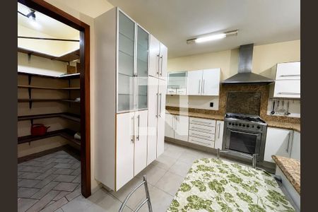 Casa para alugar com 4 quartos, 236m² em Nossa Senhora do Rosario, São José