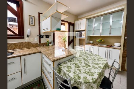 Casa para alugar com 4 quartos, 236m² em Nossa Senhora do Rosario, São José
