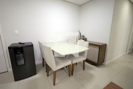 Sala de apartamento à venda com 2 quartos, 49m² em Vila Homero Thon, Santo André