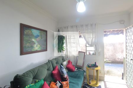 Sala de casa de condomínio à venda com 2 quartos, 65m² em Santa Monica, Belo Horizonte