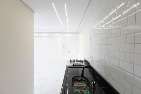 Cozinha  de apartamento para alugar com 2 quartos, 43m² em Vila Santa Terezinha (zona Norte), São Paulo