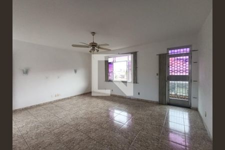 Sala de casa para alugar com 4 quartos, 180m² em Vila Dagmar, Belford Roxo