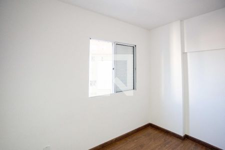 Quarto 2 de apartamento para alugar com 2 quartos, 44m² em Canhema, Diadema
