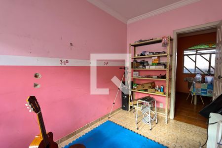 Quarto 1 de casa à venda com 3 quartos, 200m² em Vista Alegre, Belo Horizonte