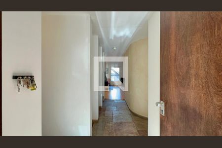 Entrada de casa de condomínio para alugar com 4 quartos, 300m² em Sumarezinho, São Paulo