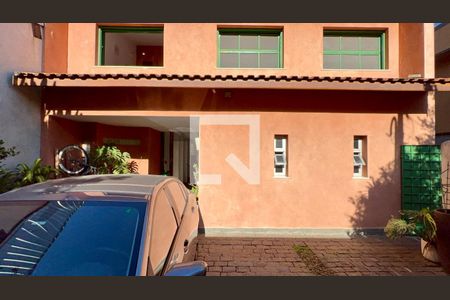 Garagem de casa de condomínio para alugar com 4 quartos, 300m² em Sumarezinho, São Paulo