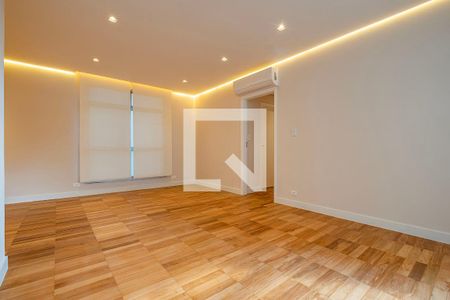 Sala de apartamento para alugar com 3 quartos, 137m² em Jardim Europa, São Paulo