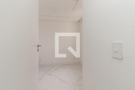 Quarto 1 de apartamento para alugar com 2 quartos, 37m² em Parque Sao Rafael, São Paulo
