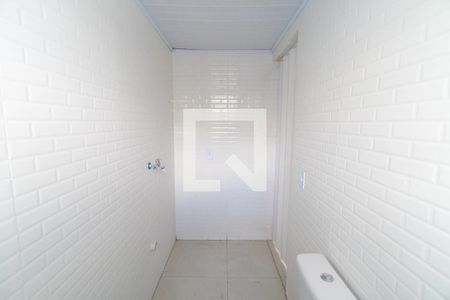 Banheiro de kitnet/studio para alugar com 1 quarto, 26m² em Vila do Encontro, São Paulo