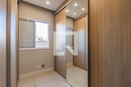 Closet de apartamento para alugar com 1 quarto, 104m² em Jardim Tupanci, Barueri