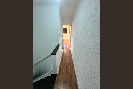 Corredor de casa de condomínio para alugar com 2 quartos, 72m² em Vila Ré, São Paulo