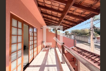 Sacada de casa à venda com 3 quartos, 186m² em Vila Aparecida, Jundiaí
