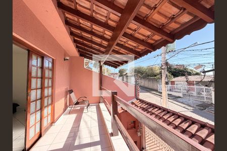 Sacada de casa à venda com 3 quartos, 186m² em Vila Aparecida, Jundiaí