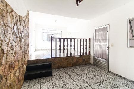 Sala 2 de casa para alugar com 2 quartos, 250m² em Jardim das Oliveiras, São Paulo