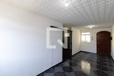 Sala de casa para alugar com 2 quartos, 57m² em Conjunto Residencial José Bonifácio, São Paulo